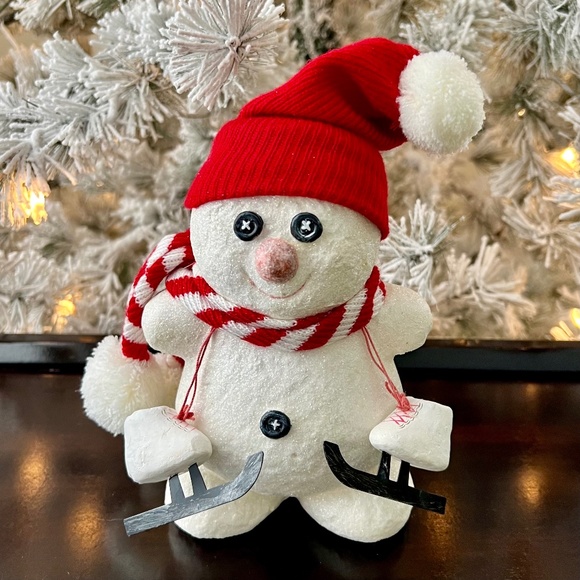πDept 56 "Billy Buttons" Large Snowman w/ Skates - Retiredπ - Picture 1 of 5